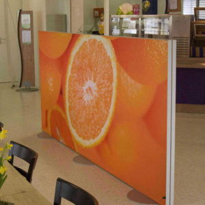 Swift Displays tenstyle banner wall / stand